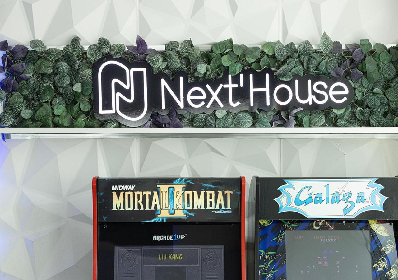 Next'House - Skyview Host Albergue Dubái Exterior foto