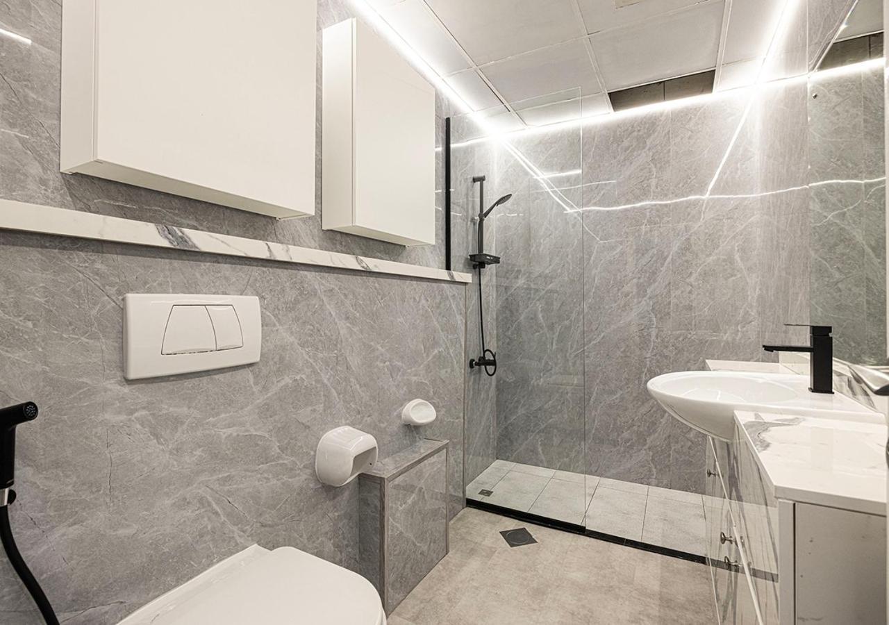 Next'House - Skyview Host Albergue Dubái Exterior foto